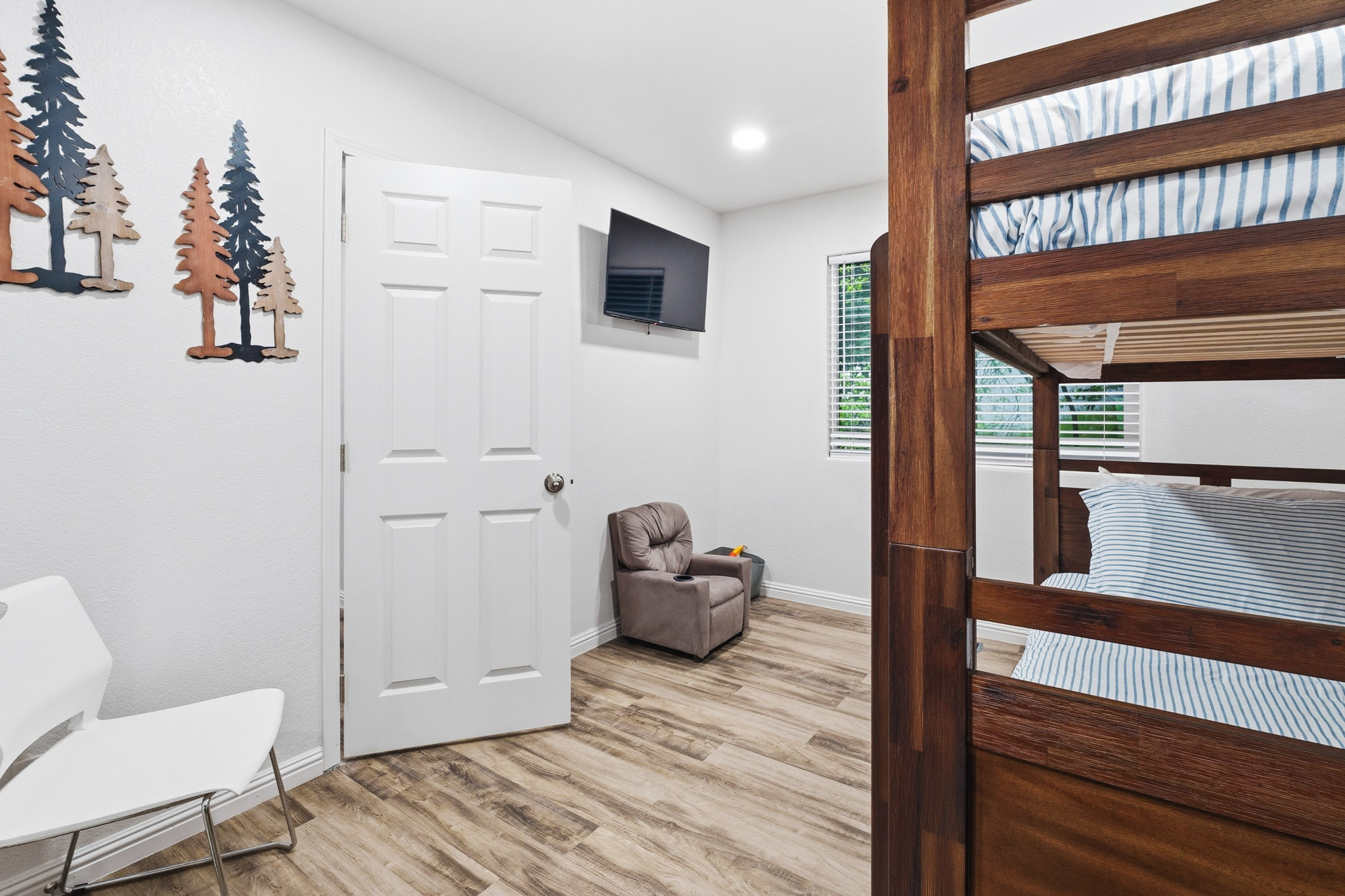 24082 Altdorf Drive