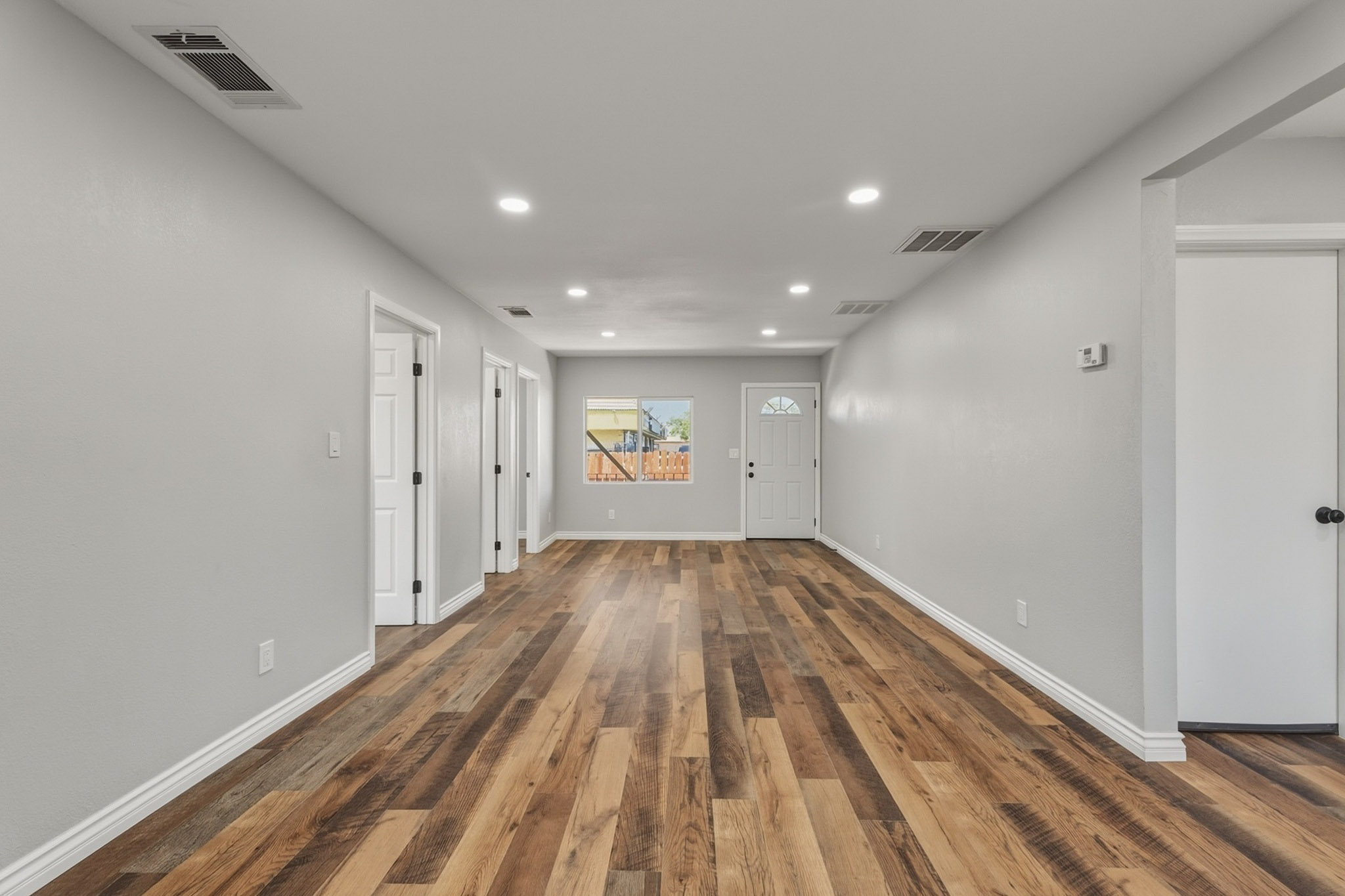796 N Mount Vernon Ave