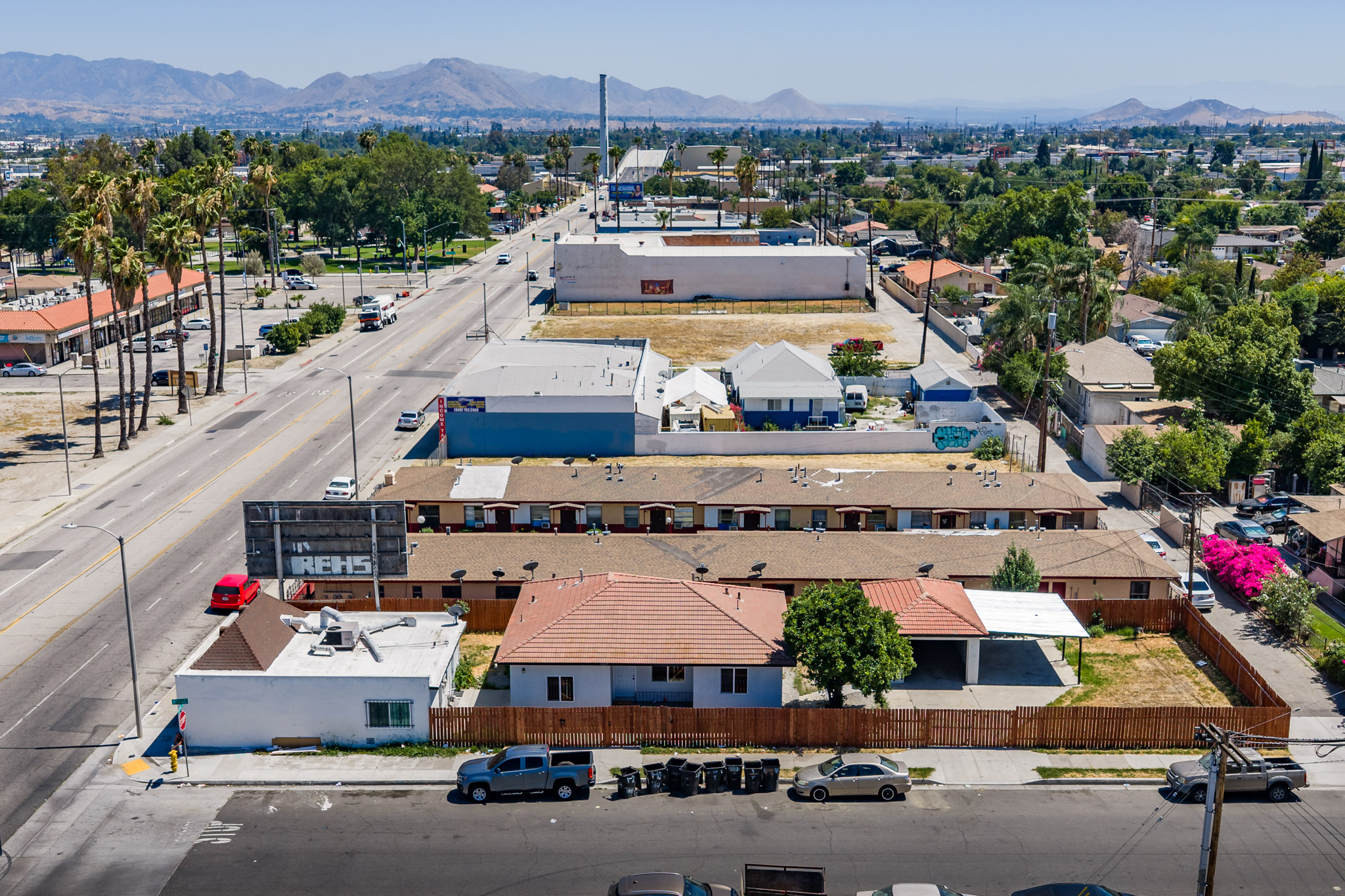 796 N Mount Vernon Ave