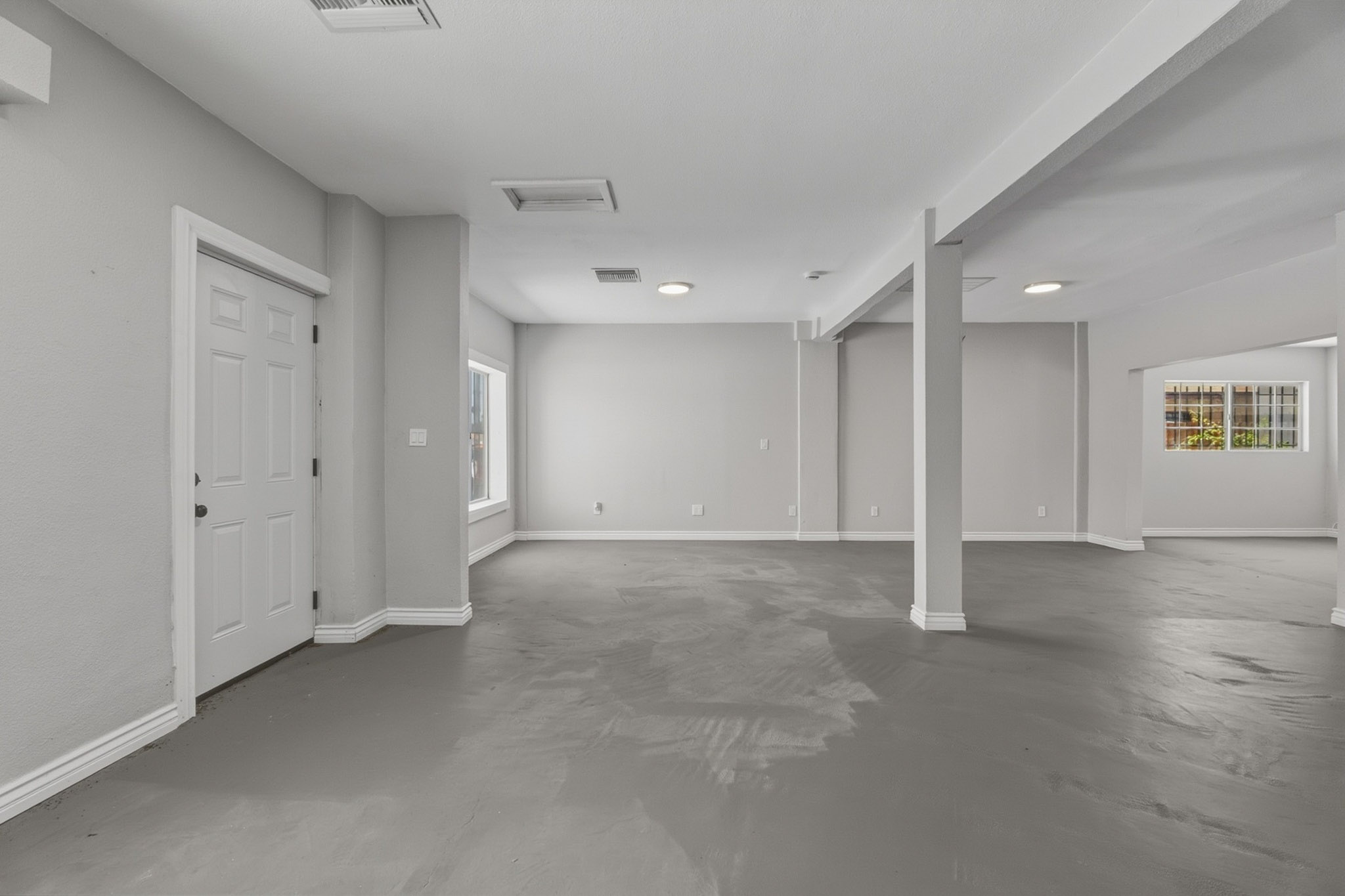 796 N Mount Vernon Ave