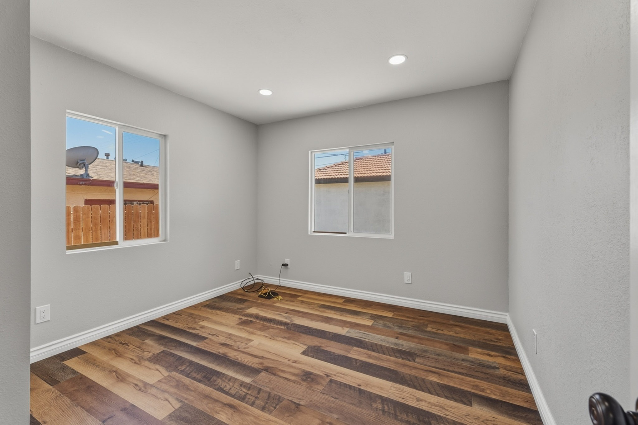 796 N Mount Vernon Ave
