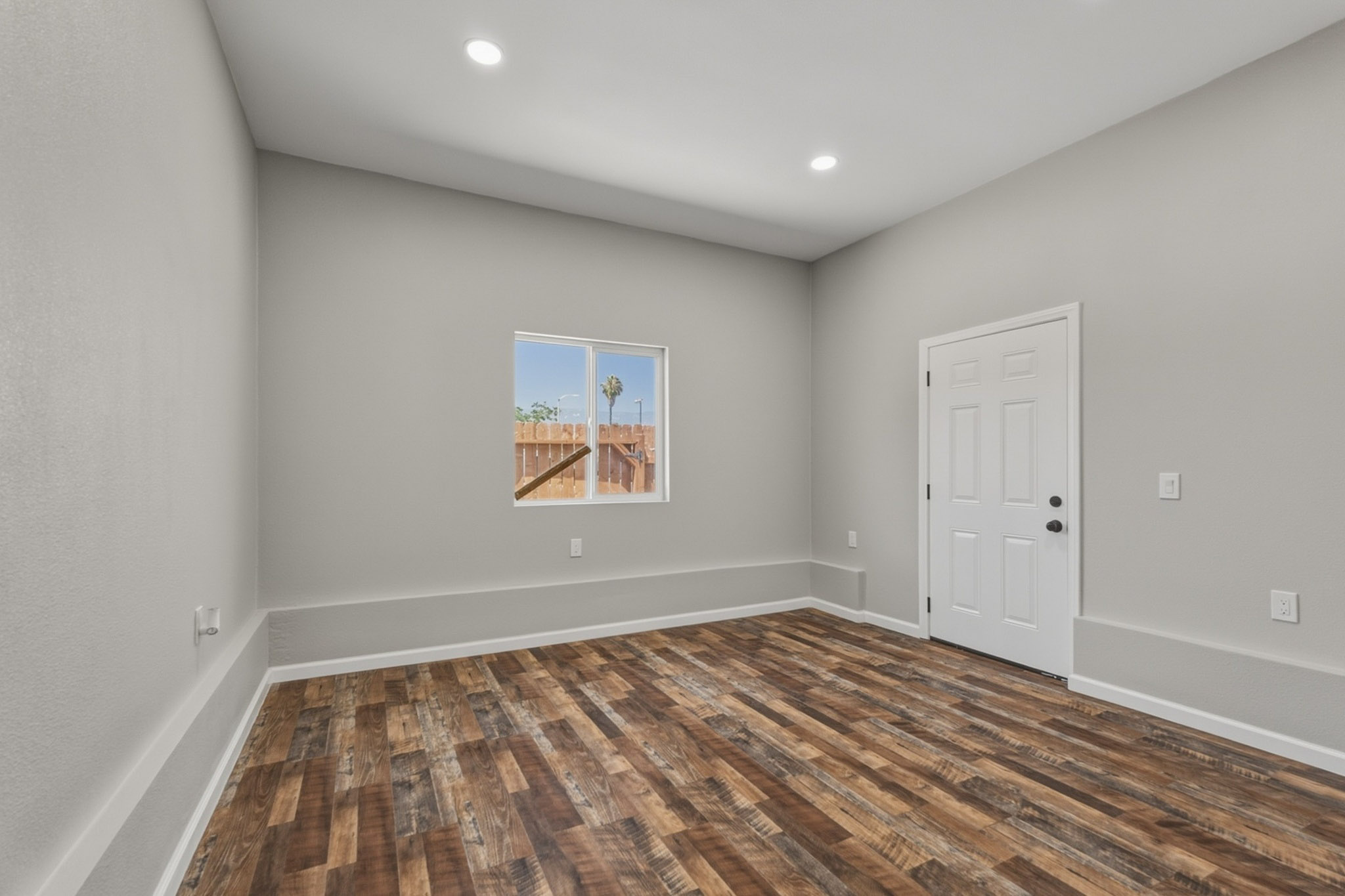 796 N Mount Vernon Ave