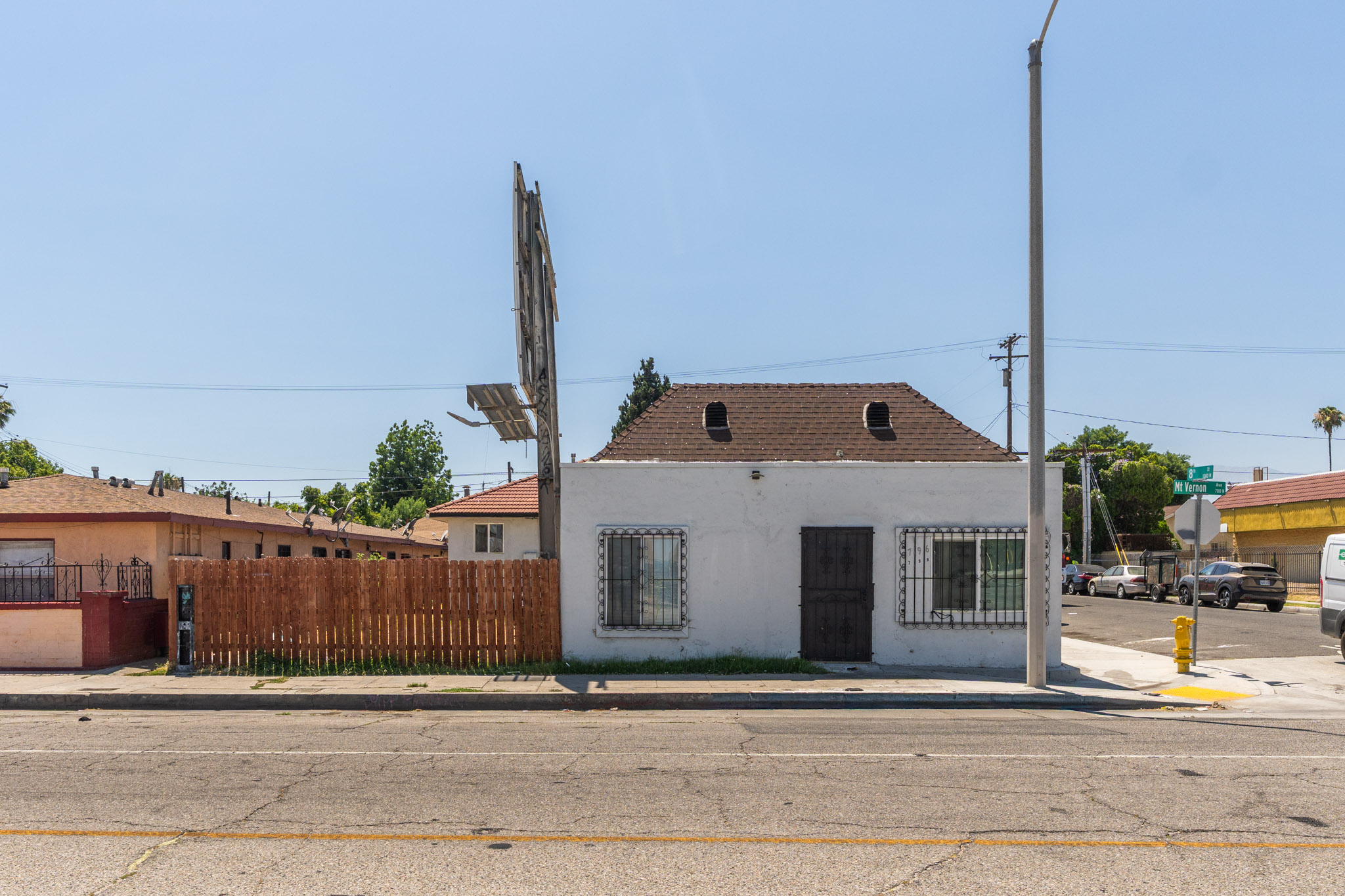 796 N Mount Vernon Ave